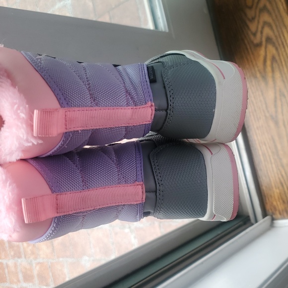 Girl Toddler Size 7 Snow Boots - Picture 7 of 9